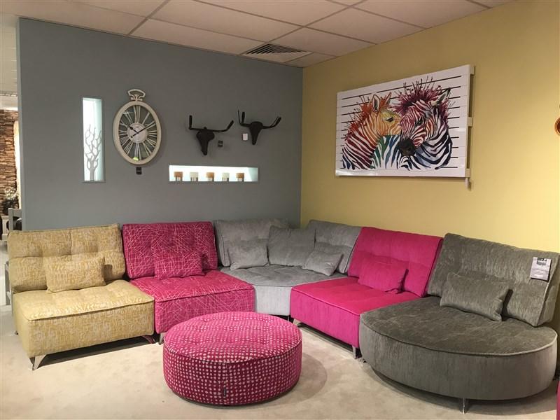 Fama Arianne Love Corner Group