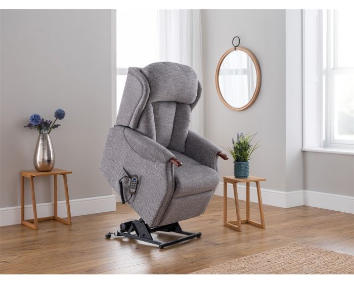 Celebrity Canterbury Petite Riser Recliner Chair