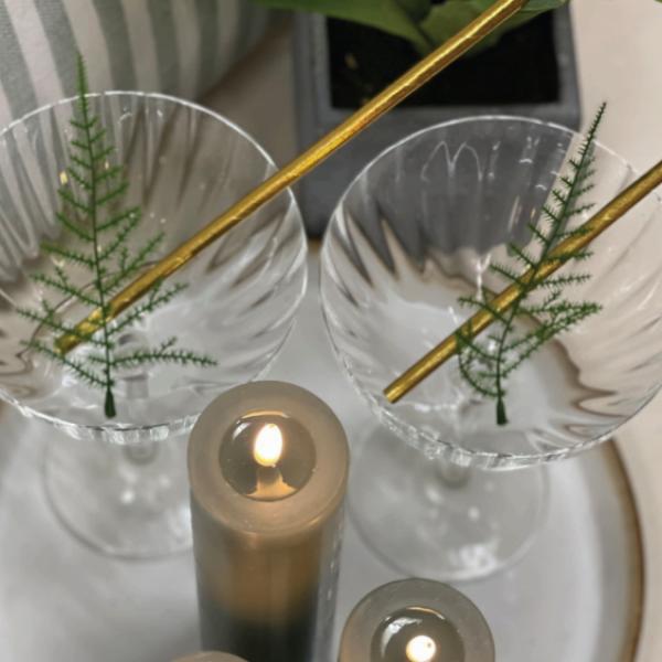Create the perfect fireplace focal point with these mantel decor tip