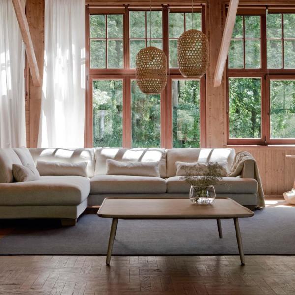 Our top 3 tips for creating a minimalist space in your living room